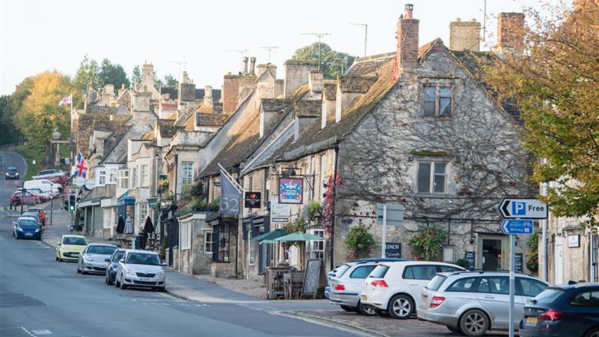 Image of delegates talking at OxLEP Business Event